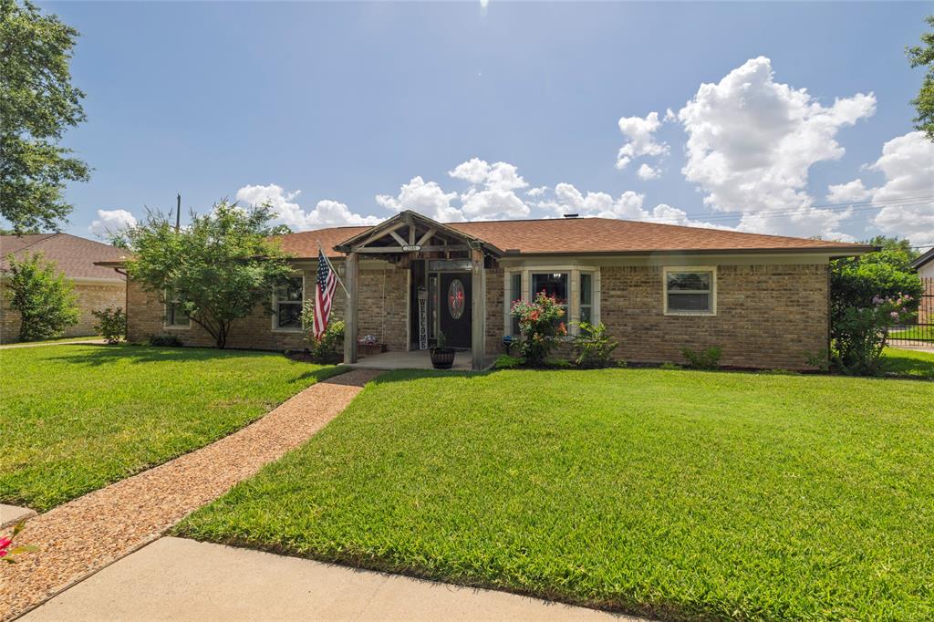 2505 Lakeview Drive