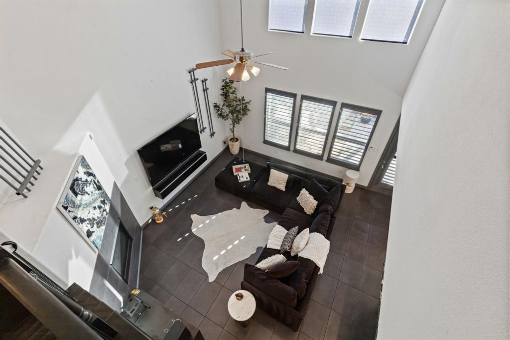 6112 Black Swan Circle