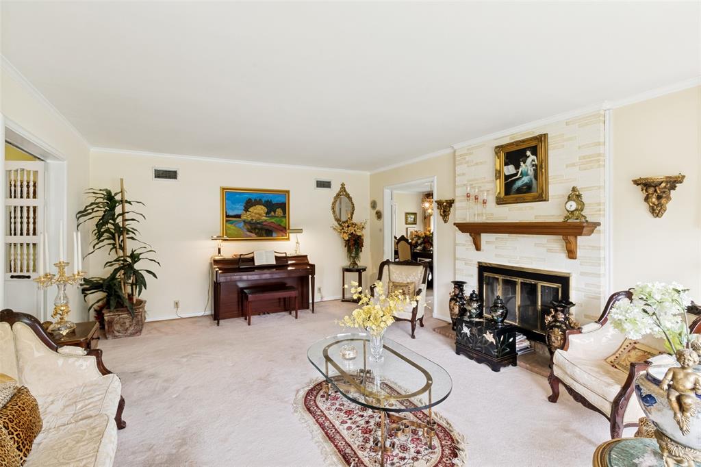 1123 Waterford Drive