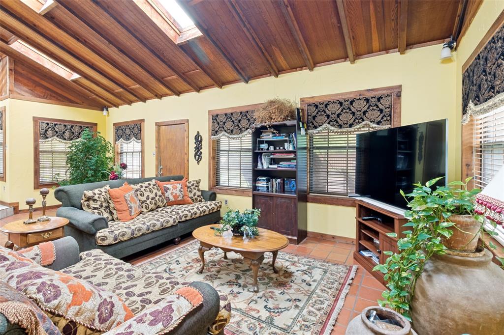 1123 Waterford Drive