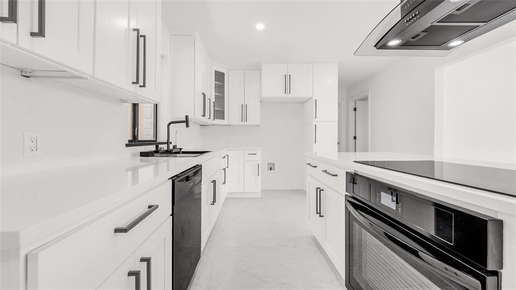 2405 Bennington Court