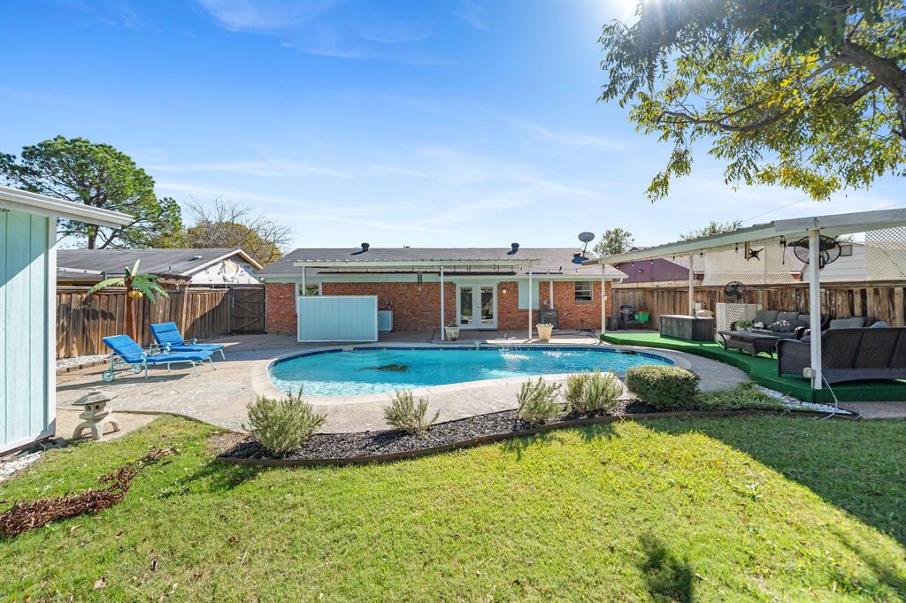 Freeway East Rev - Residential