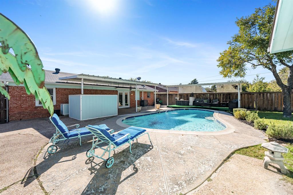 Freeway East Rev - Residential