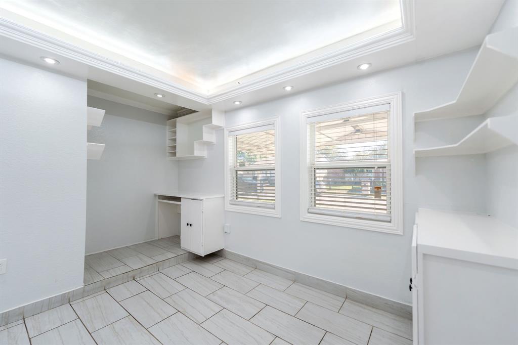 Freeway East Rev - Residential