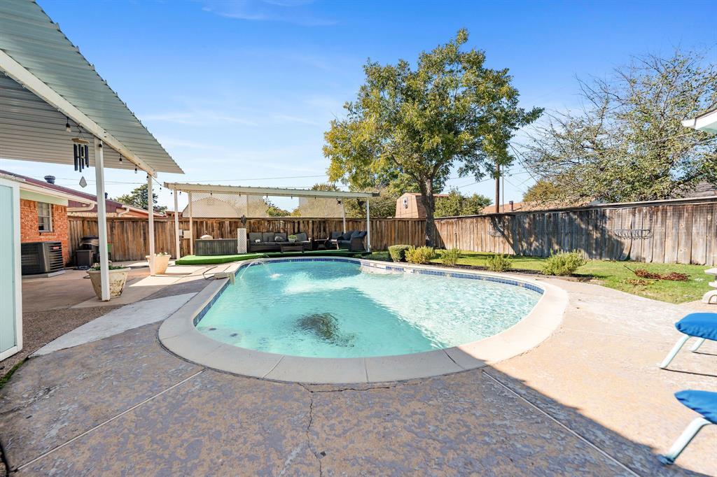 Freeway East Rev - Residential