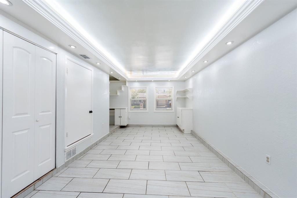 Freeway East Rev - Residential