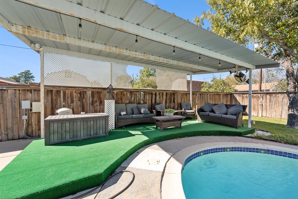 Freeway East Rev - Residential