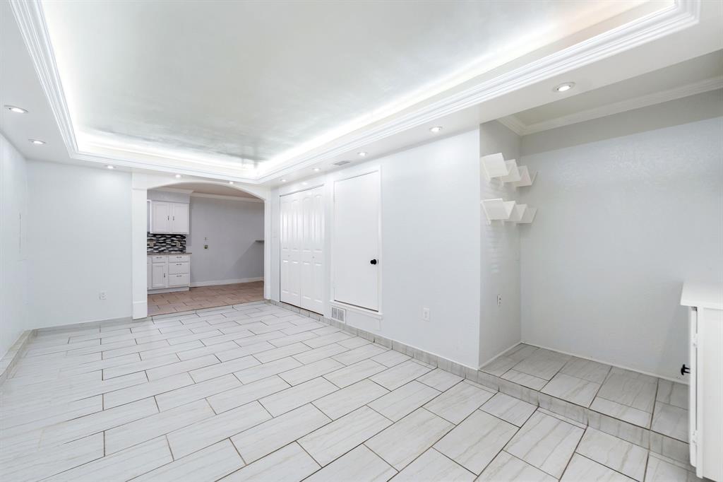 Freeway East Rev - Residential