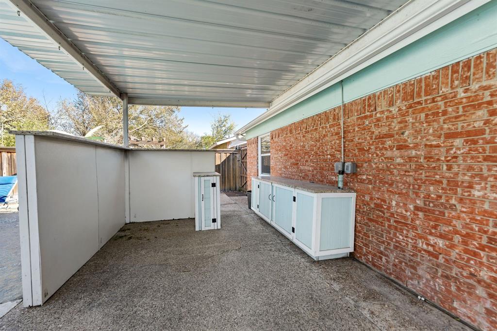 Freeway East Rev - Residential