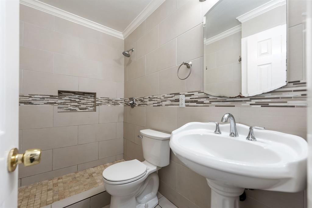 Freeway East Rev - Residential