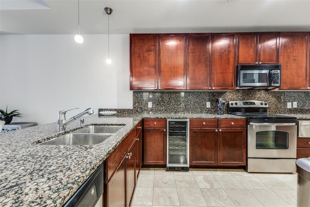 1505 Elm Street Condominiums - Residential