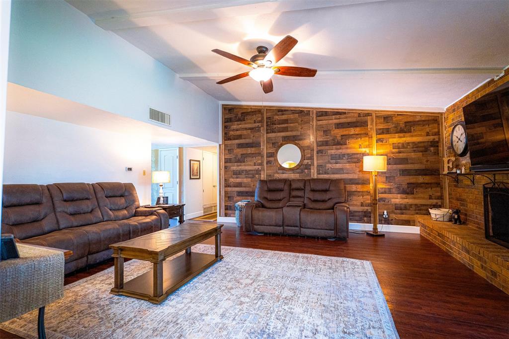 1111 Warwick Drive