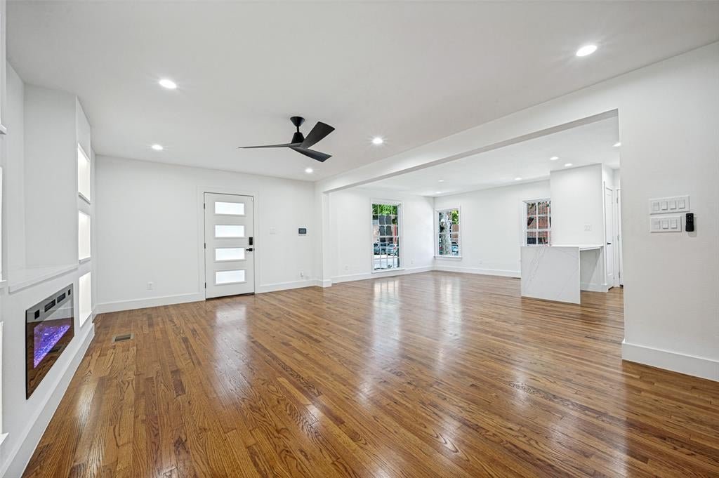 4301 Glenwick Lane