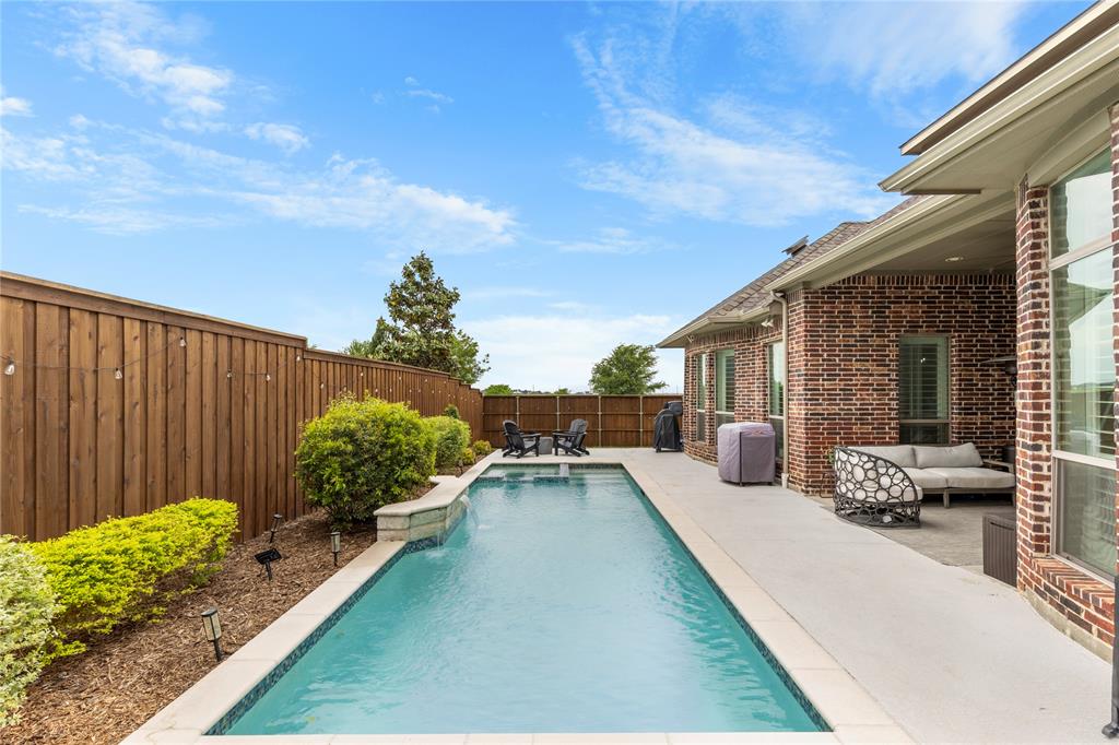 991 Rustic Lane