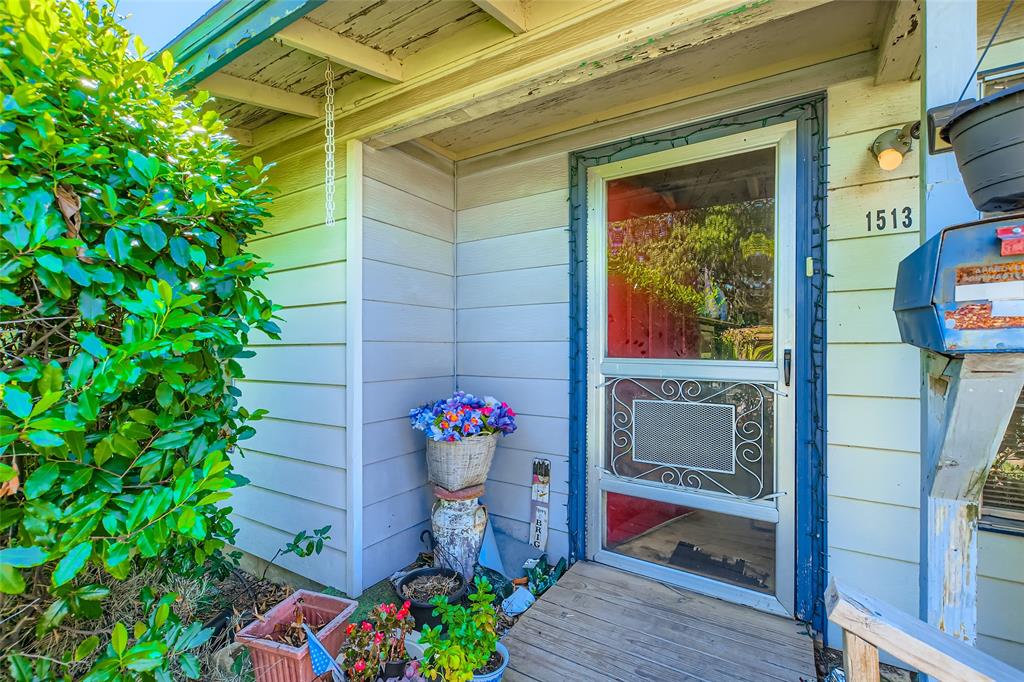 1513 Murray Drive