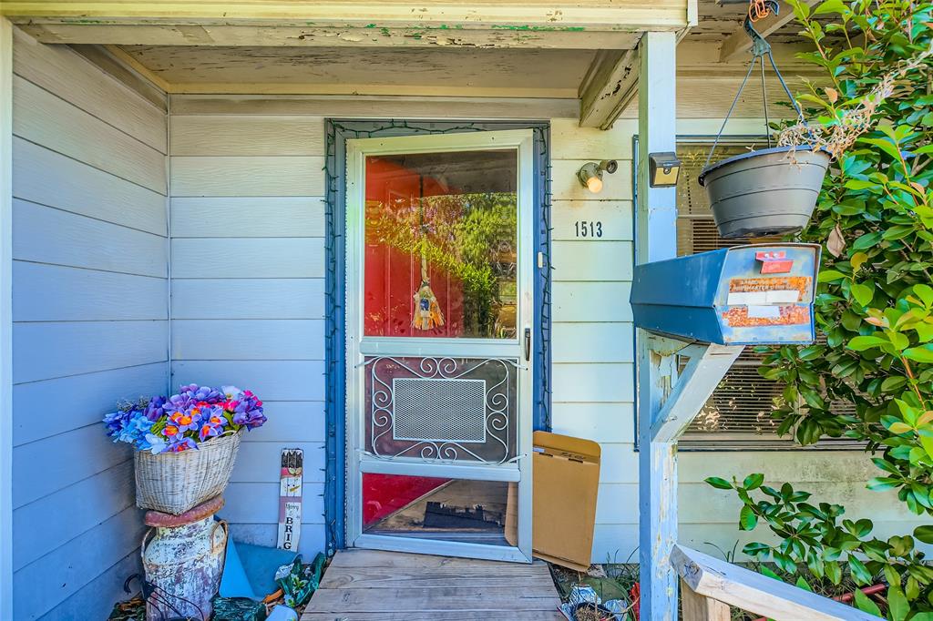 1513 Murray Drive