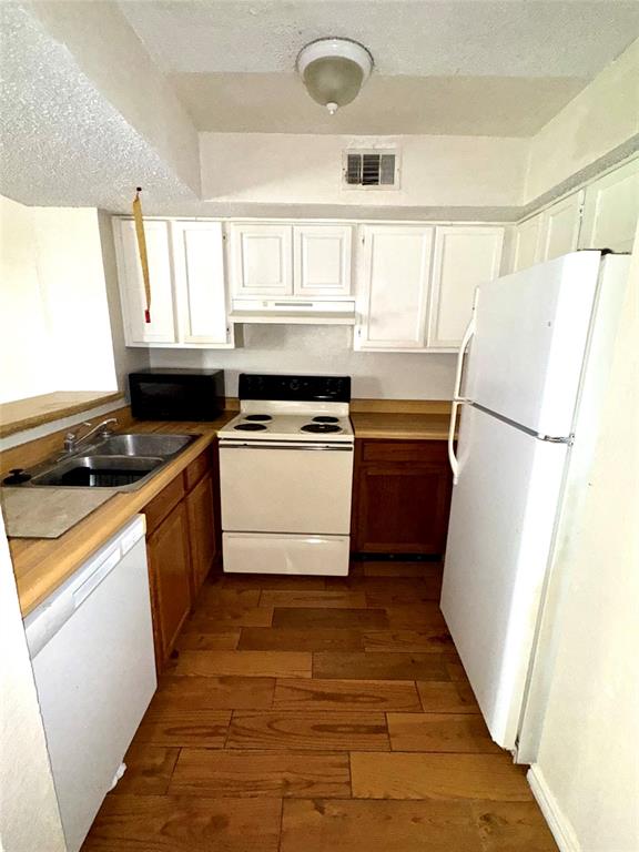 9823 Walnut Street L114
