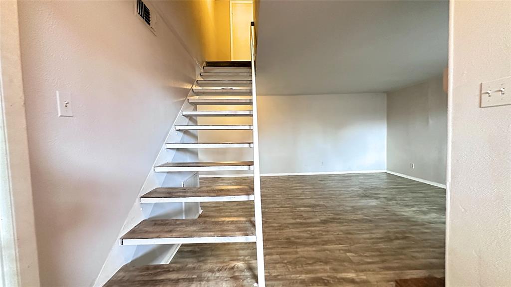 Park Lane Twnhms Ph 01 - Residential Lease