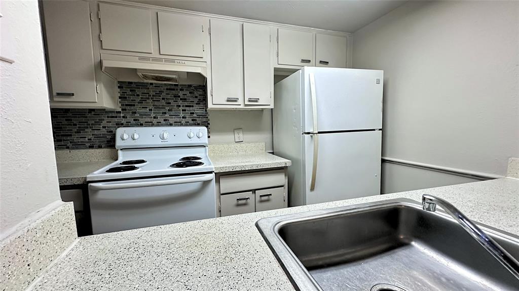 Park Lane Twnhms Ph 01 - Residential Lease