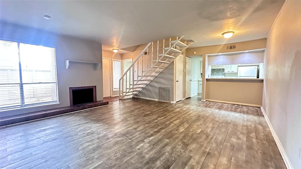 Park Lane Twnhms Ph 01 - Residential Lease