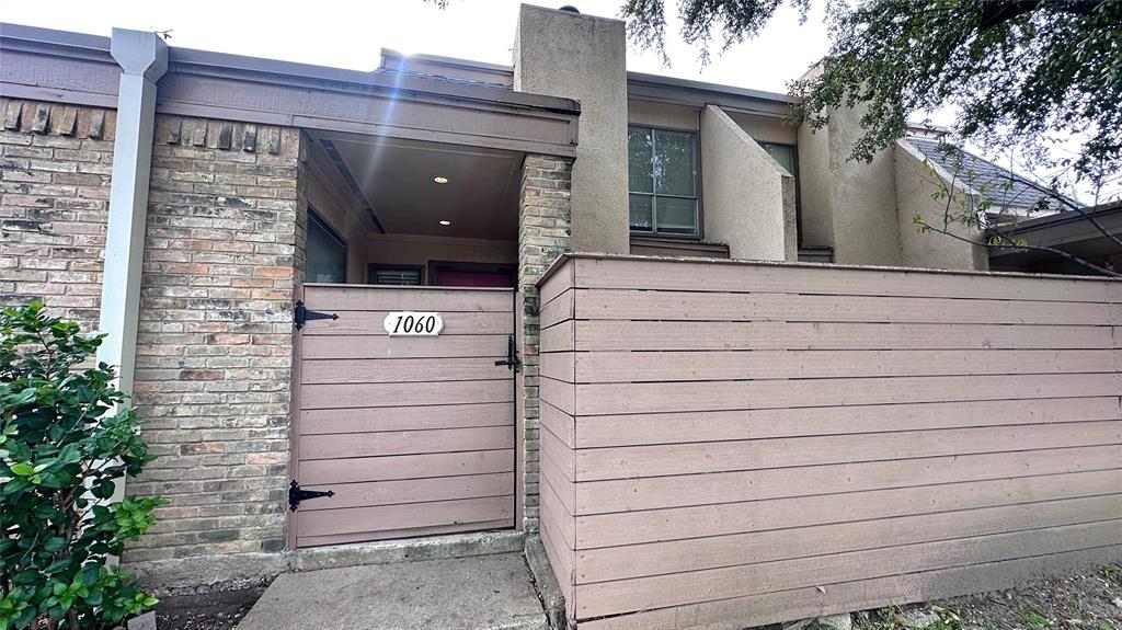 Park Lane Twnhms Ph 01 - Residential Lease