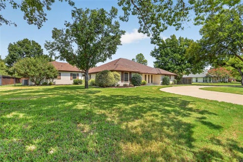 Photo of 1400 Emerald Circle, Southlake, TX 76092 (MLS # 21371192)