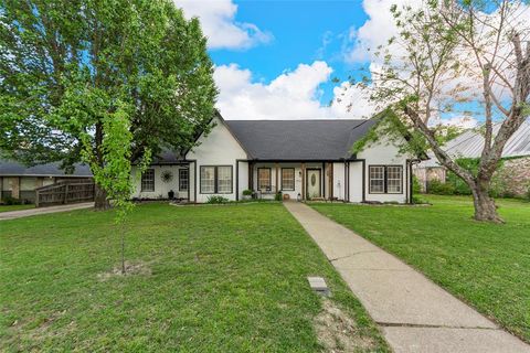 Photo of 5601 Burgundy Drive, Greenville, TX 75402 (MLS # 21212743)