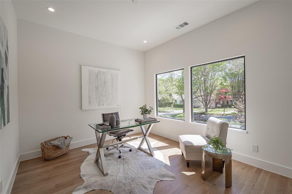 7115 Casa Loma Avenue