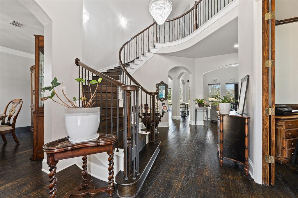 5442 Beacon Hill Drive