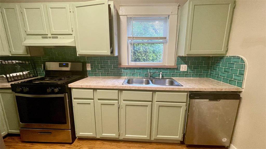 Henderson Ave - Residential Lease