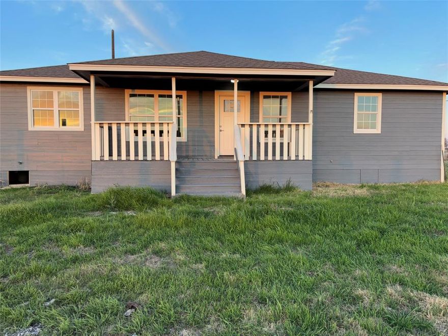 Ideal family home 4 large bedrooms, 2 beautiful bathrooms, Primary bedroom with exceptional bath including a double shower. plus 3 bedrooms  The greatroom floorplan will accomidate family gatherings and the Kitchen is bright, large extensive counter space and tons of cabinets, pantry next to separate prep area.Thers more!  Remodeled with all the latest decorator colors, features and beautiful tiles and luxury laminate flooring. Newly replaced roof, HVAC, water heater & kitchen appliances. Forth bedroom is truly a flex  space, for dining room, office, game room, exercise or just flows into great room. A chicken coop and storage building are ready for minor repair.  Fenced around the entire property and room to build a workshop, garage, carport and accomidate all the childrens activities. Less than 10 minutes from I-35, 5 minutes to downtown Hillsboro and Hill Collage. Baylor University and McLennan Community College about 30 minutes ride. Live in the country be the near convenience of the city.  About 30 minutes to Waco or Waxahachi, Lake Whitney or Hillsboro, not to mention less than an hour to the DFW Metroplex!  Location,Location,Location!!