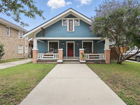 Photo of 1942 Fairmount Avenue, Fort Worth, TX 76110 (MLS # 21223020)