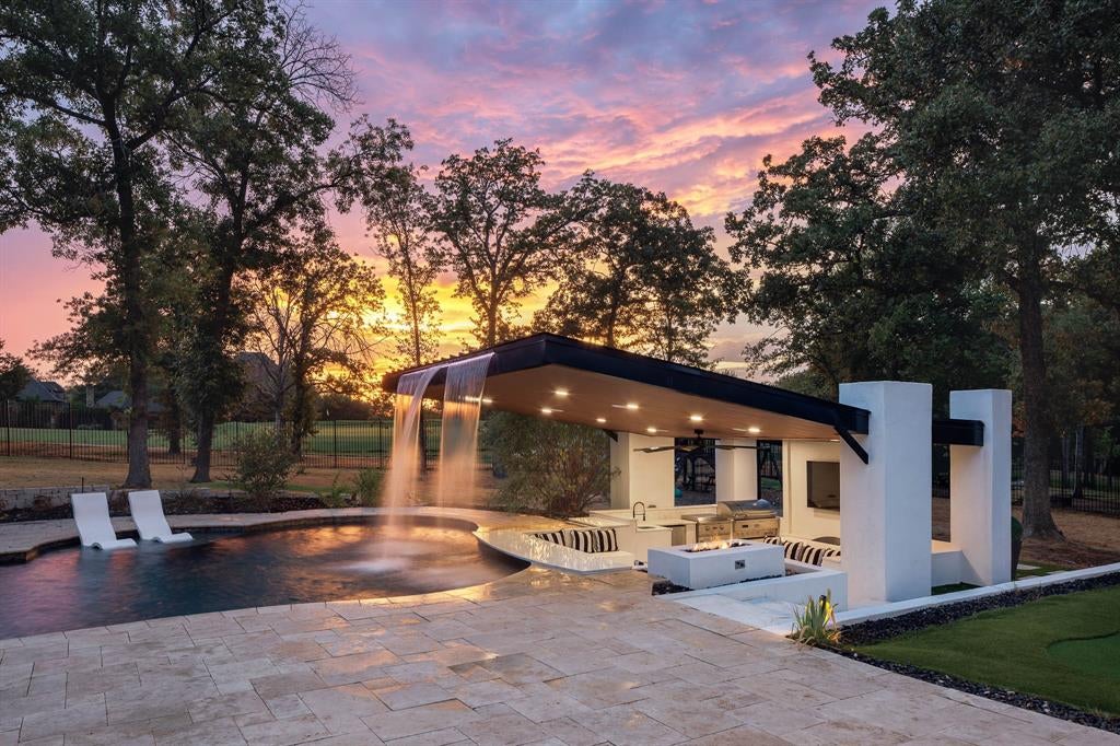 6001 Pine Valley Drive