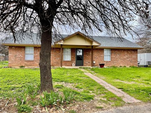 Single Family Residence in Springtown TX 10360 Fm 51.jpg