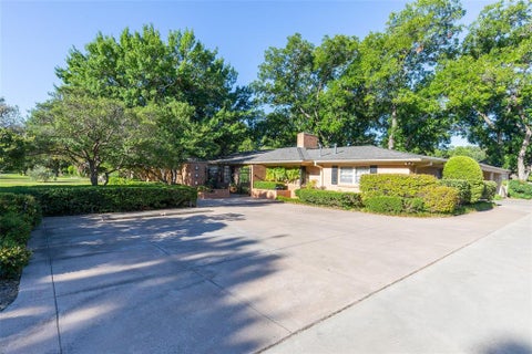 Photo of 1410 Tanglewood Road, Abilene, TX 79605 (MLS # 21394746)