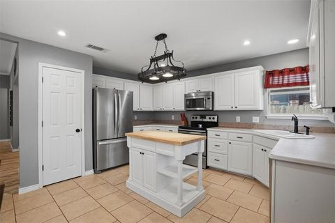 Tiny photo for 1035 Vinewood Avenue, Burleson, TX 76028 (MLS # 21198225)