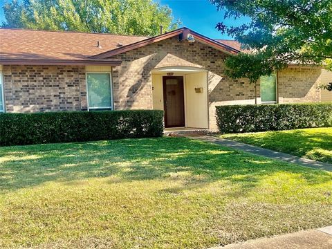 Photo of 2814 Abston Drive, Mesquite, TX 75150 (MLS # 21106957)