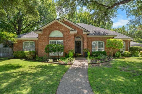 Photo of 9604 Yellowstone Road, Waco, TX 76712 (MLS # 21368634)