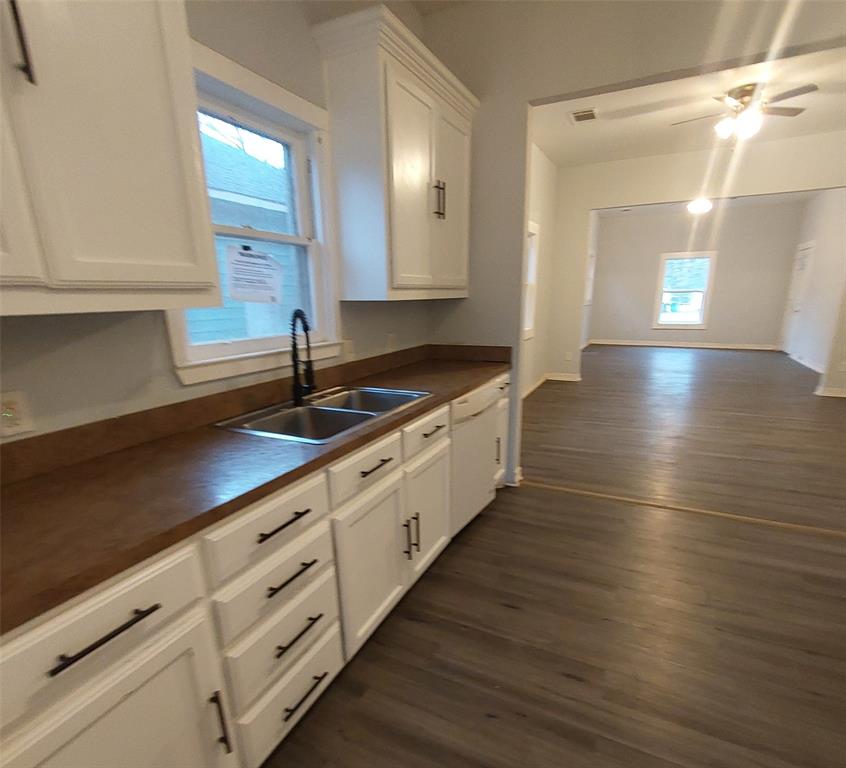 1328 W Woodard Street