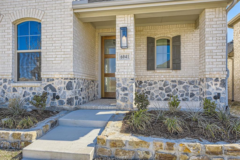 6041 Davis Knoll
