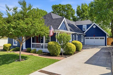 Photo of 508 SAINT MARY Street, Rockwall, TX 75087 (MLS # 21214536)