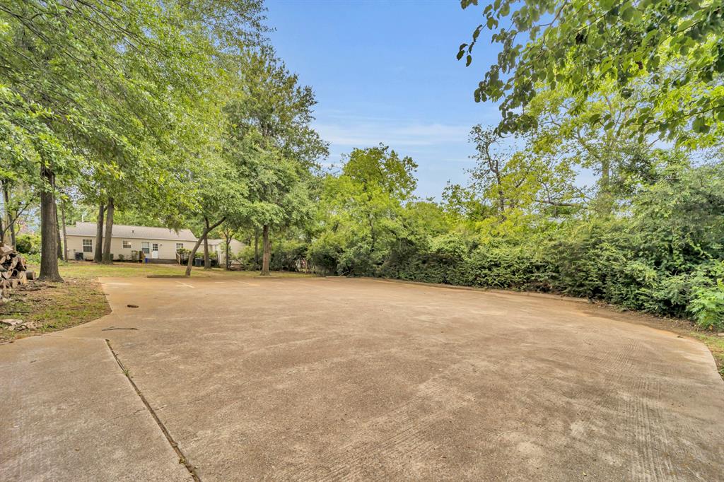 Daggett E Add - Commercial Lease