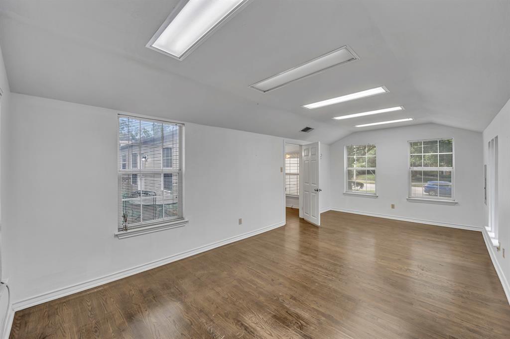 Daggett E Add - Commercial Lease