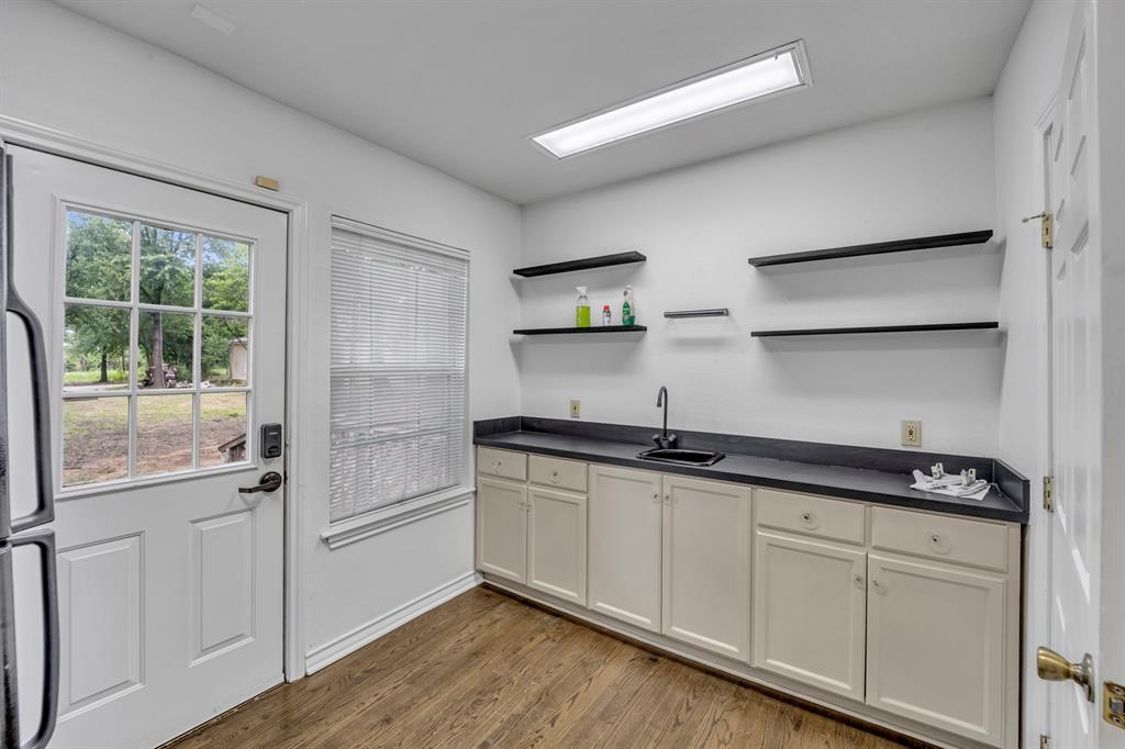 Daggett E Add - Commercial Lease