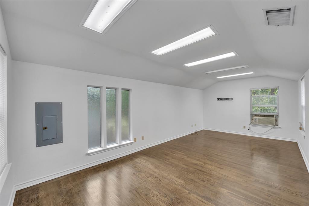 Daggett E Add - Commercial Lease