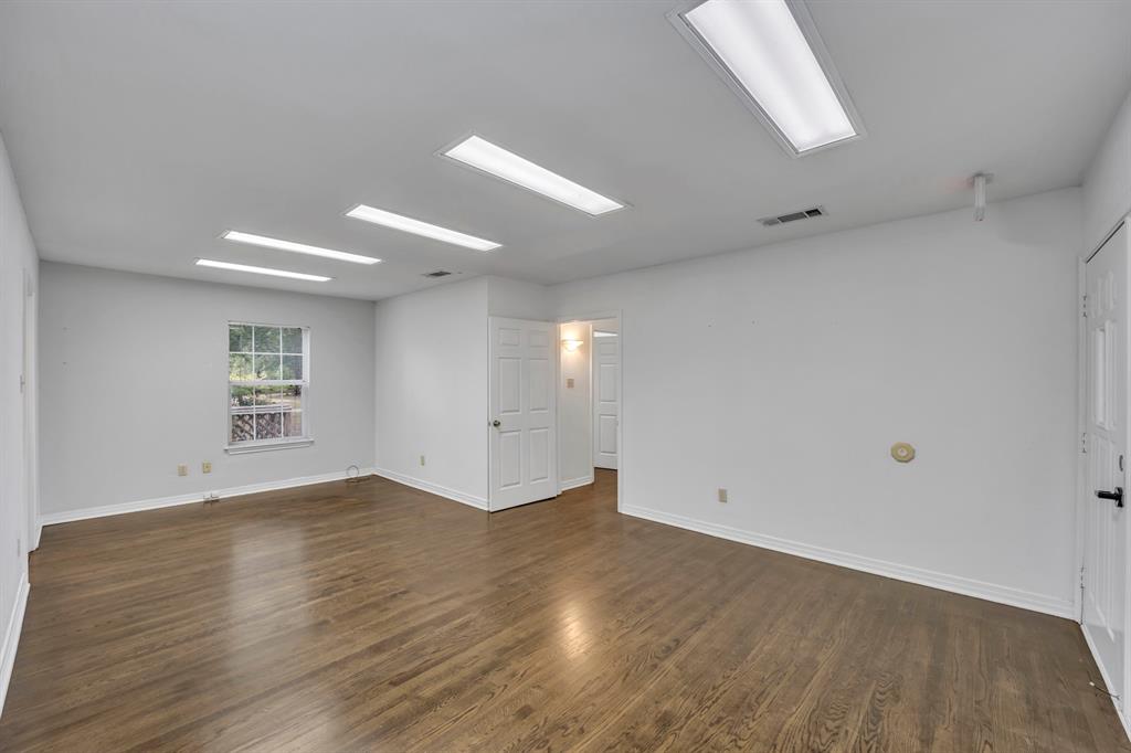 Daggett E Add - Commercial Lease