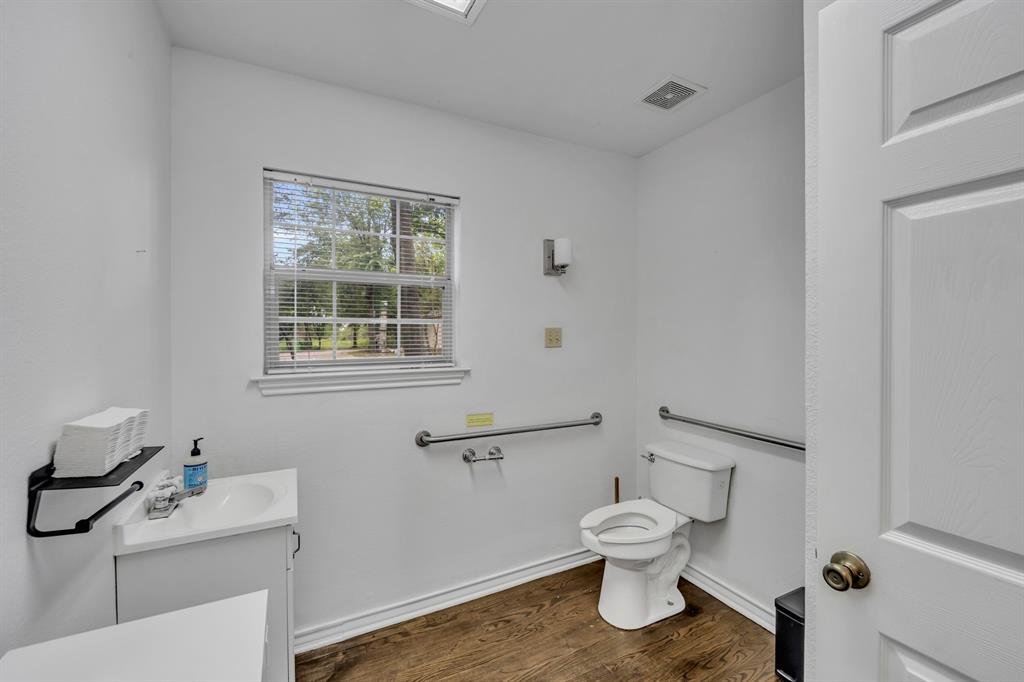 Daggett E Add - Commercial Lease