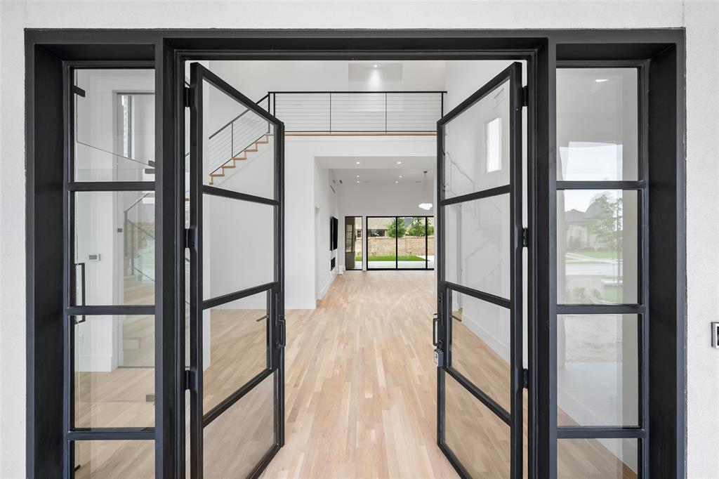 1106 Knoll Crest Drive