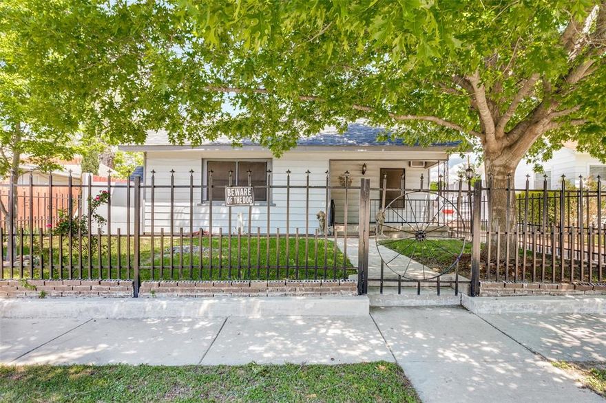 Great Little Home near the StockYards of Ft Worth! 3 Bedrooms and 1 Full Bath, this home has nice curb appeal, a cute front porch, and nice tree, and a gated front yard.  Tasteful paint colors and ceiling fans throughout the home.  Nice sized Family Room and a large Kitchen.  There is lots of parking behind the gated fence, and attached to the 3 Vehicle Carport is an Accessory Dwelling unit with water that could be used as a Small Apartment or Office. Welcome Home!