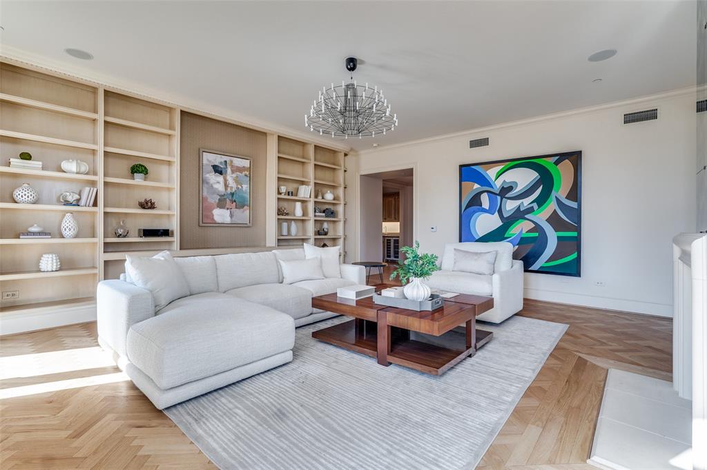 3505 Turtle Creek Boulevard 2A